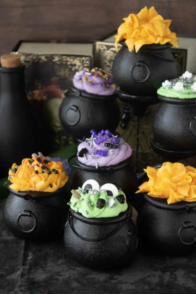 Mini Cauldron Cakes